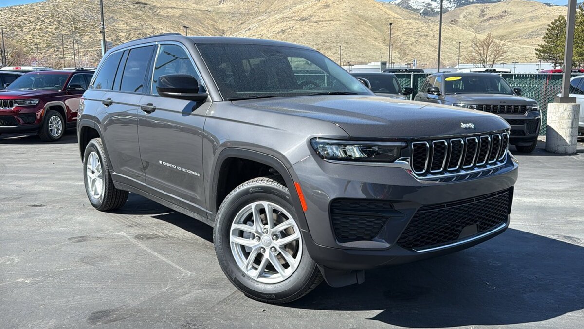 2026 Jeep Grand Cherokee Laredo X 4x4