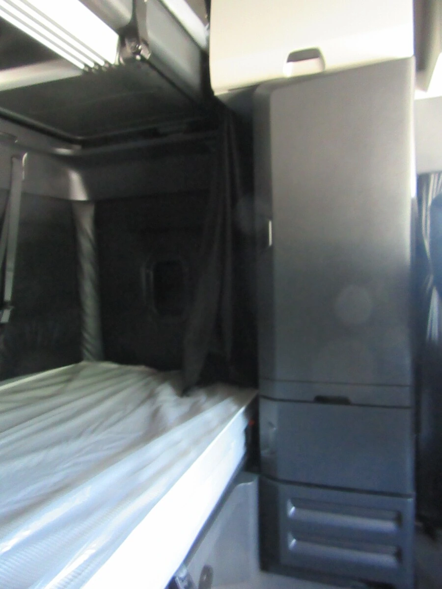 2023 Freightliner Cascadia - image 24