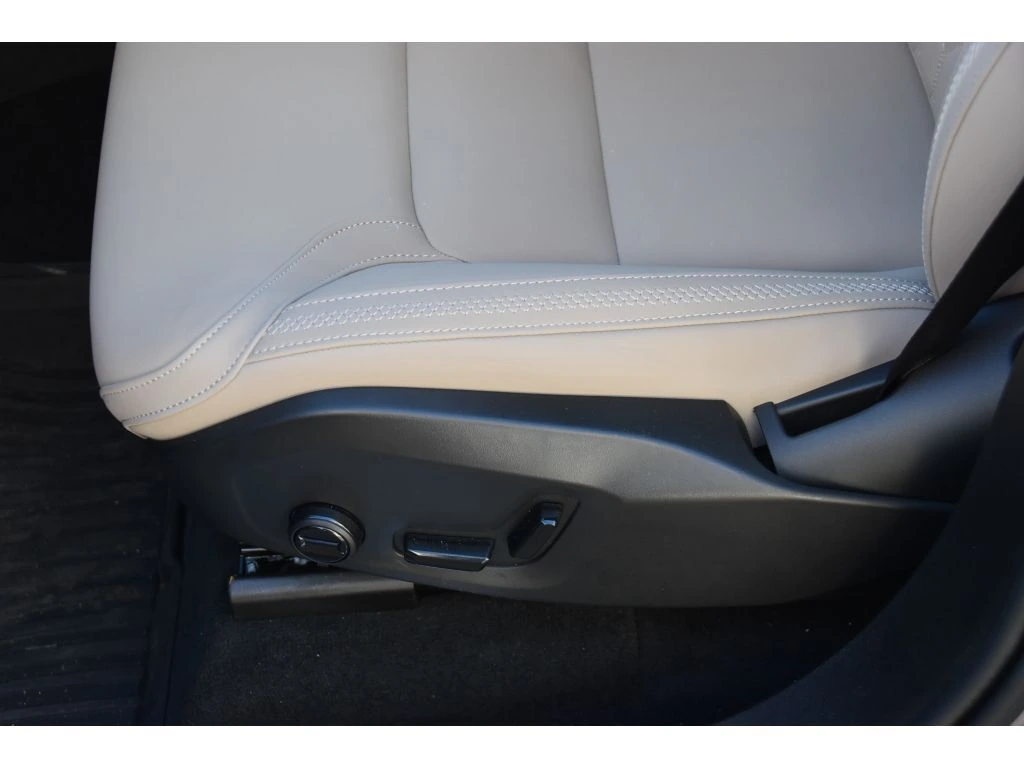 2026 Volvo - image 35