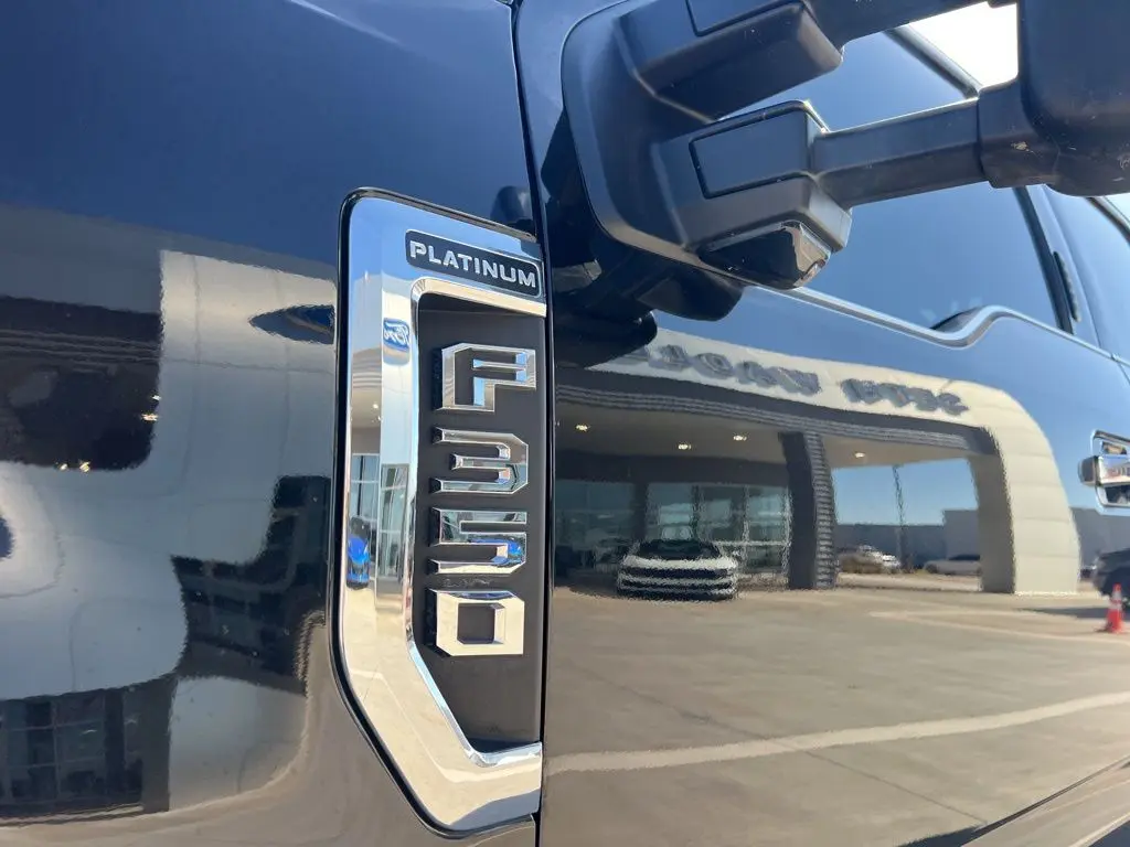 2017 Ford F-350 photo 2