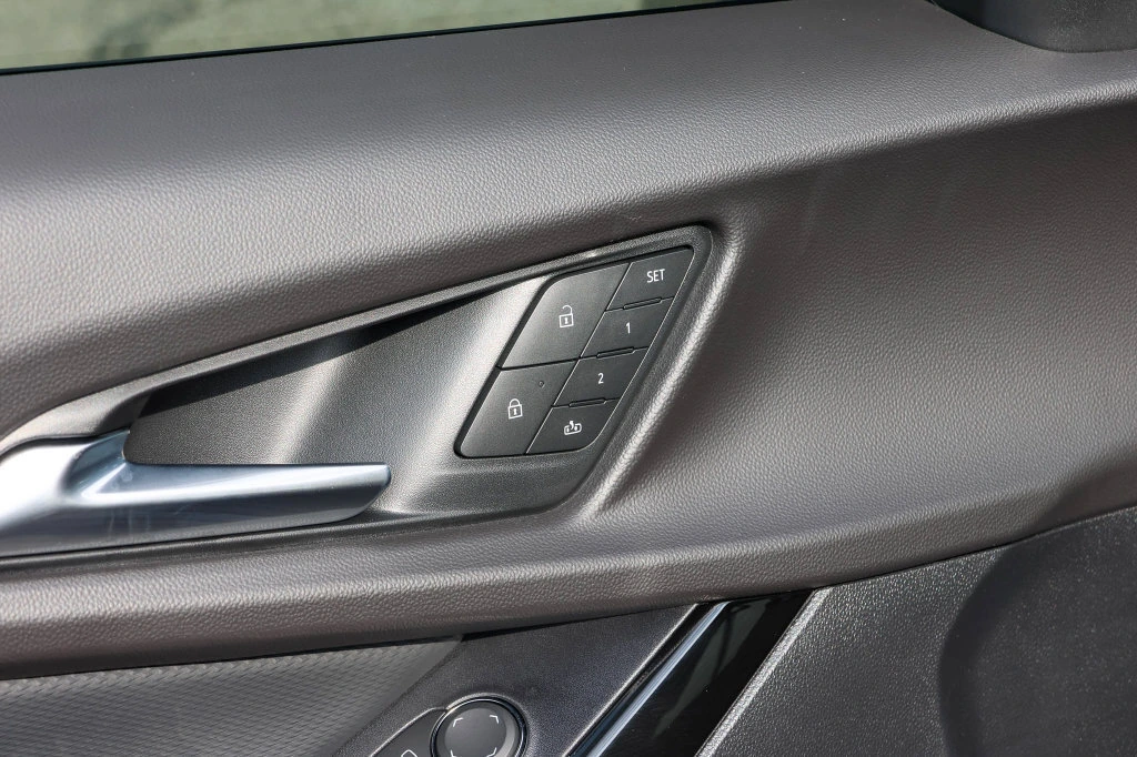 2027 Chevrolet Equinox RS - Photo 11