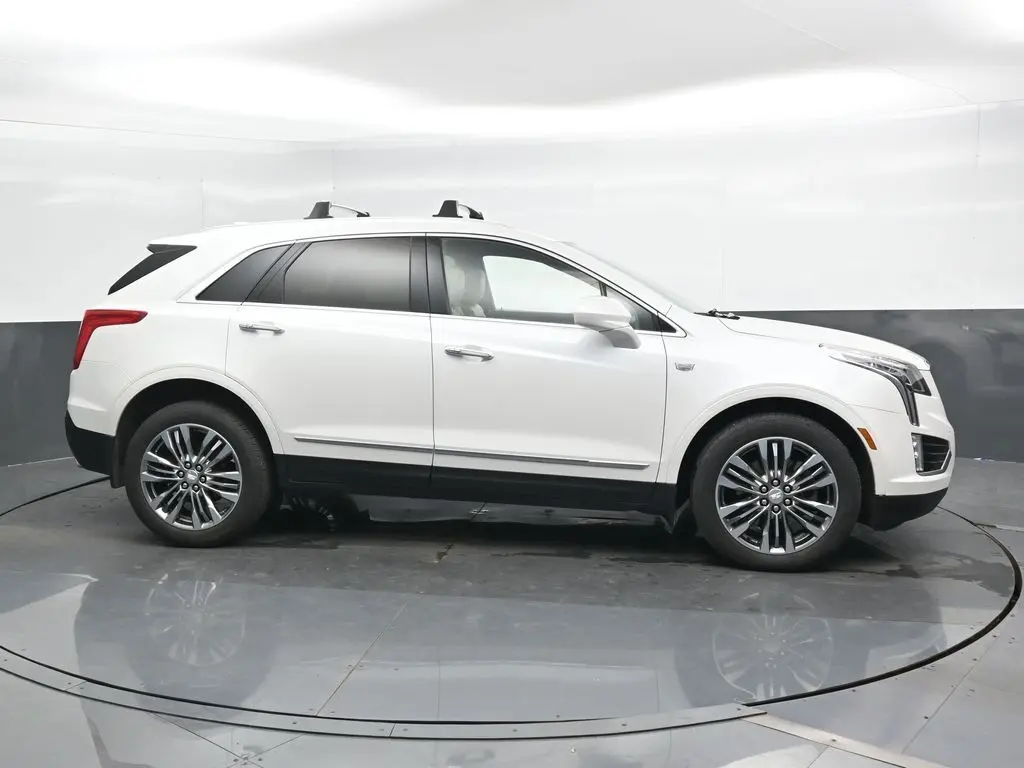 2018 Cadillac XT5 Premium Luxury photo 3