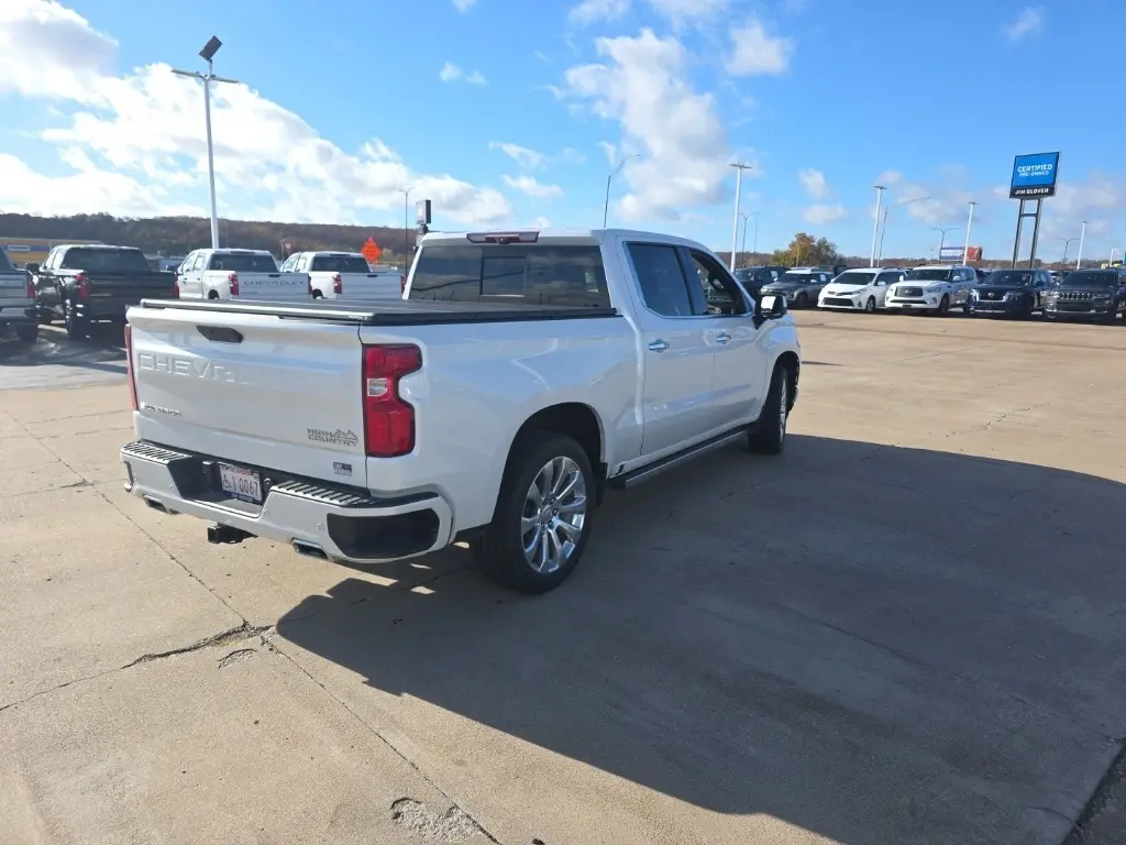 2022 Chevrolet Silverado 1500 High Country photo 4