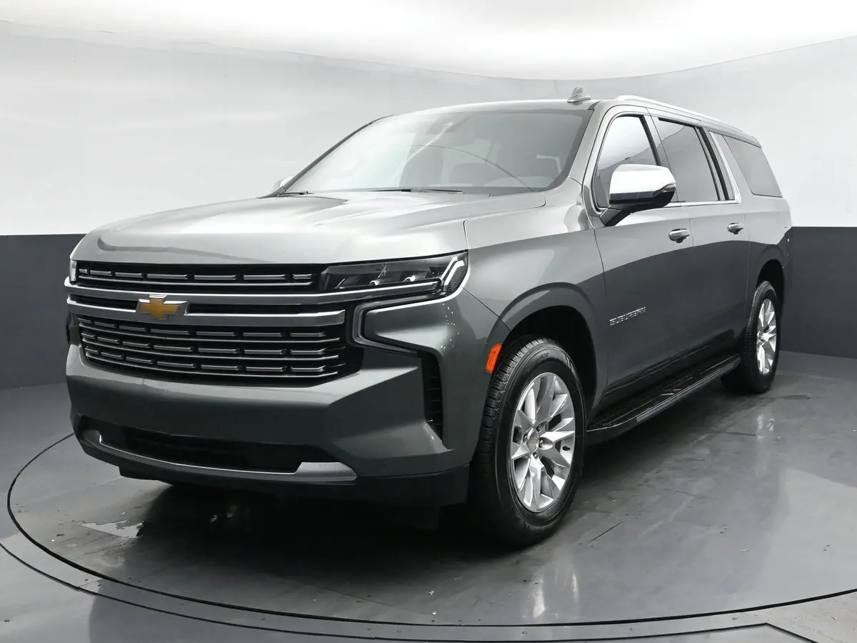 2023 Chevrolet Suburban Premier's photo