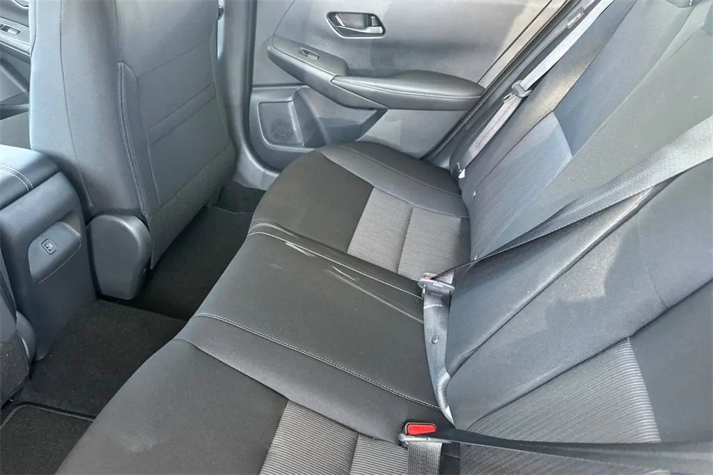2025 Nissan Sentra SV photo 10