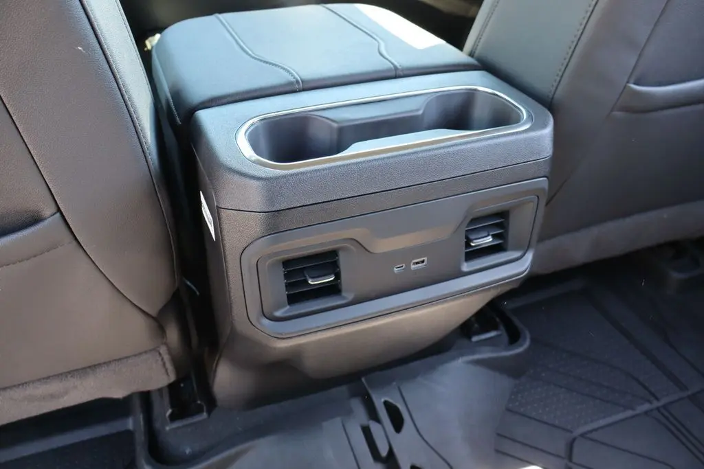 2026 Chevrolet Silverado LT photo 38