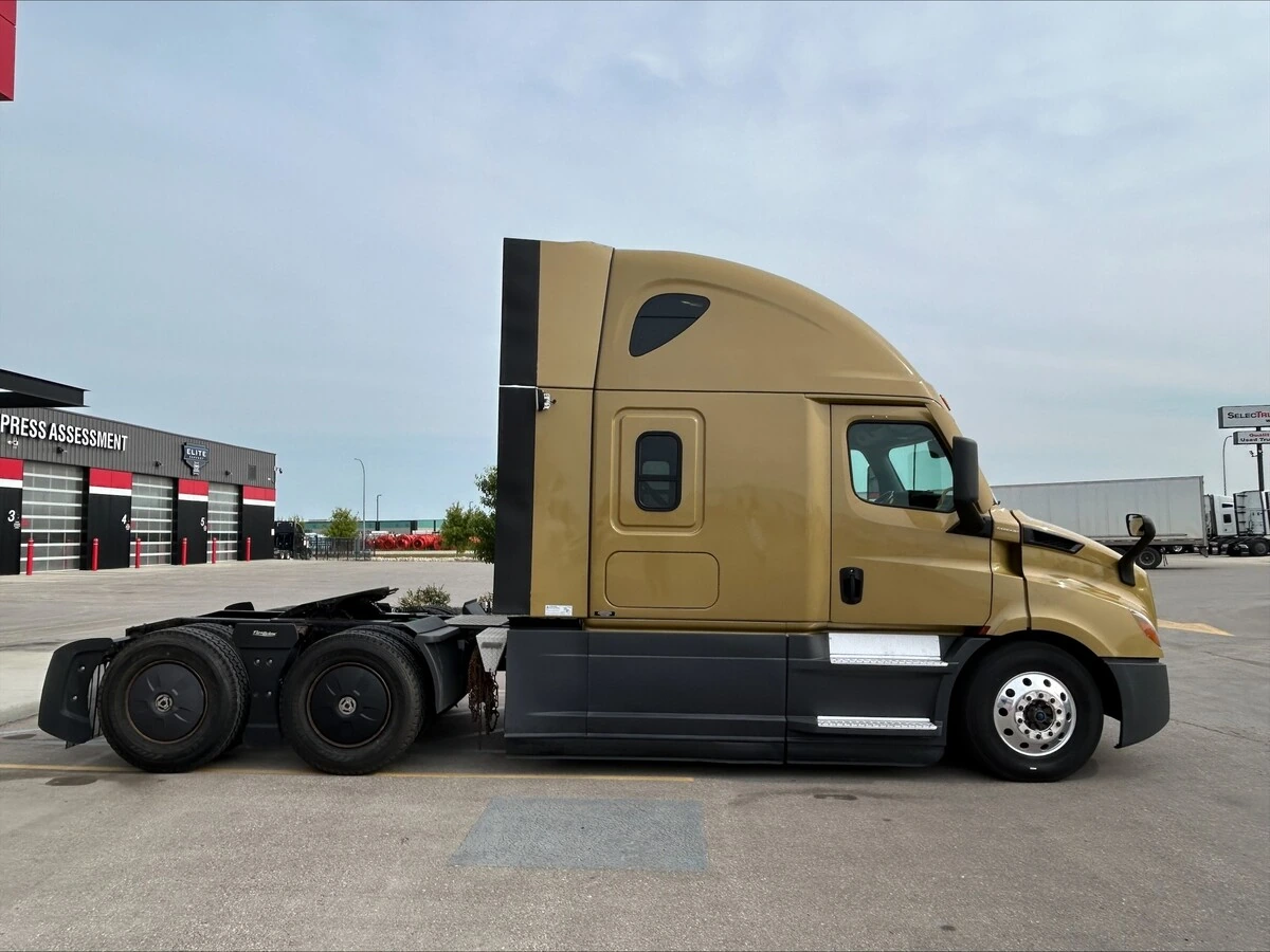 2022 Freightliner Cascadia — photo 5