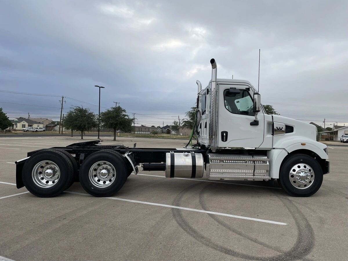 2027 Western Star 49X — photo 7