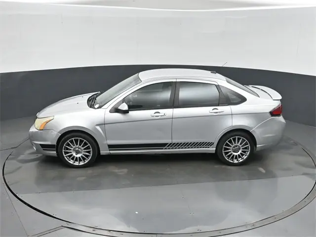 2011 Ford Focus SES photo 28
