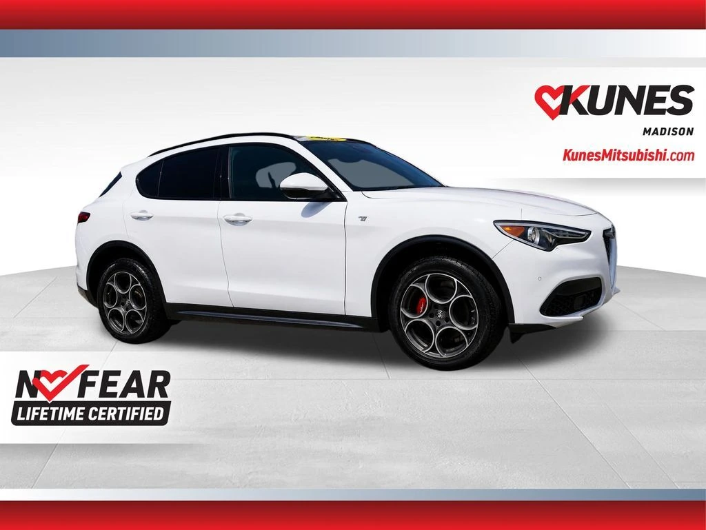 2022 Alfa Romeo Stelvio Ti AWD's photo