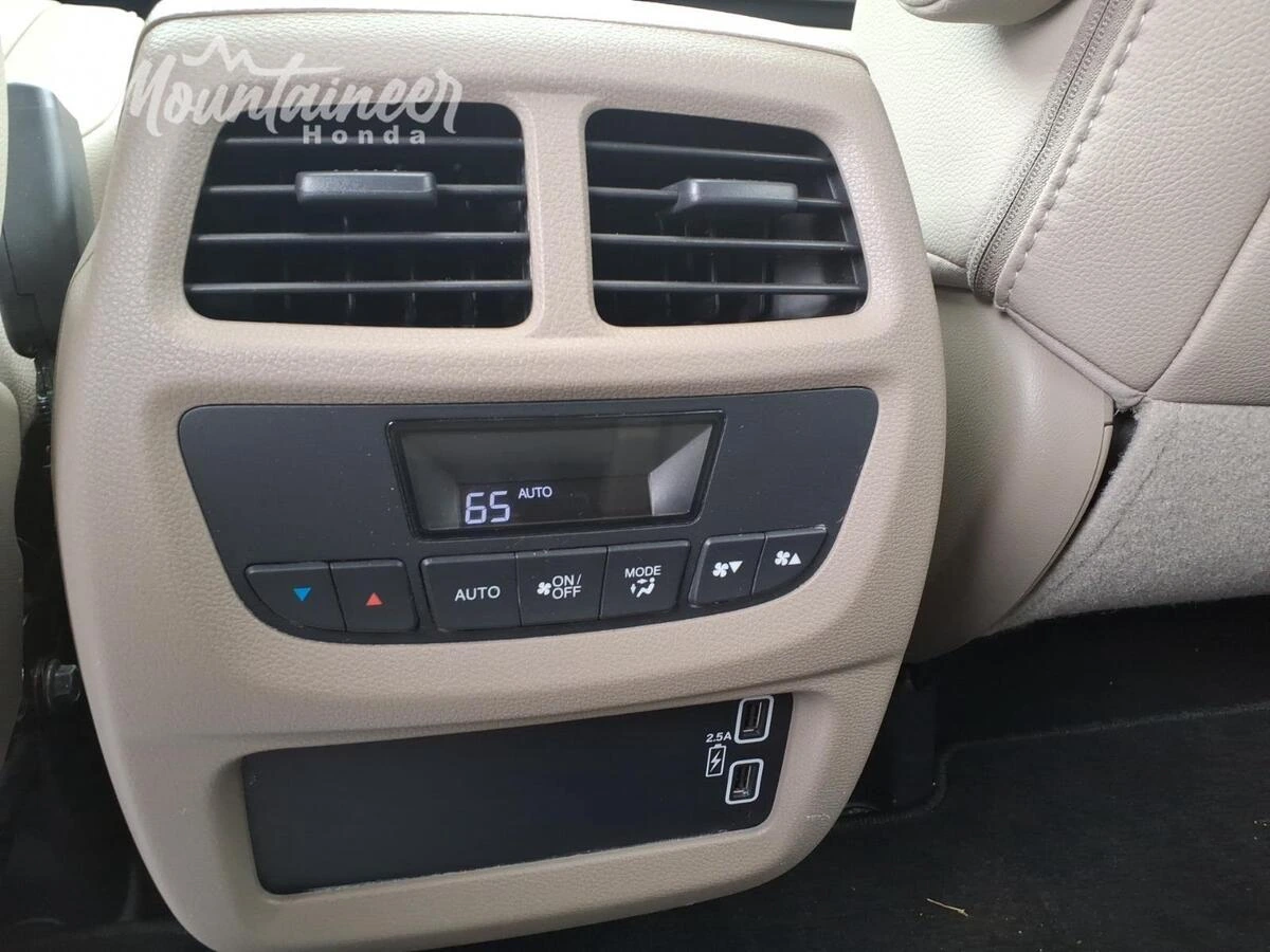 2022 Honda Pilot SE - Photo 16