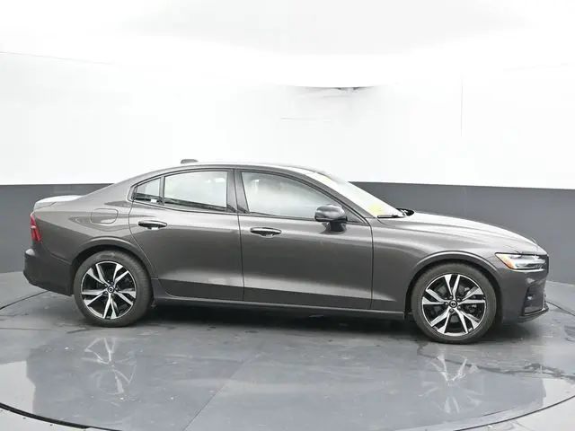 2024 Volvo S60 B5 Core photo 9