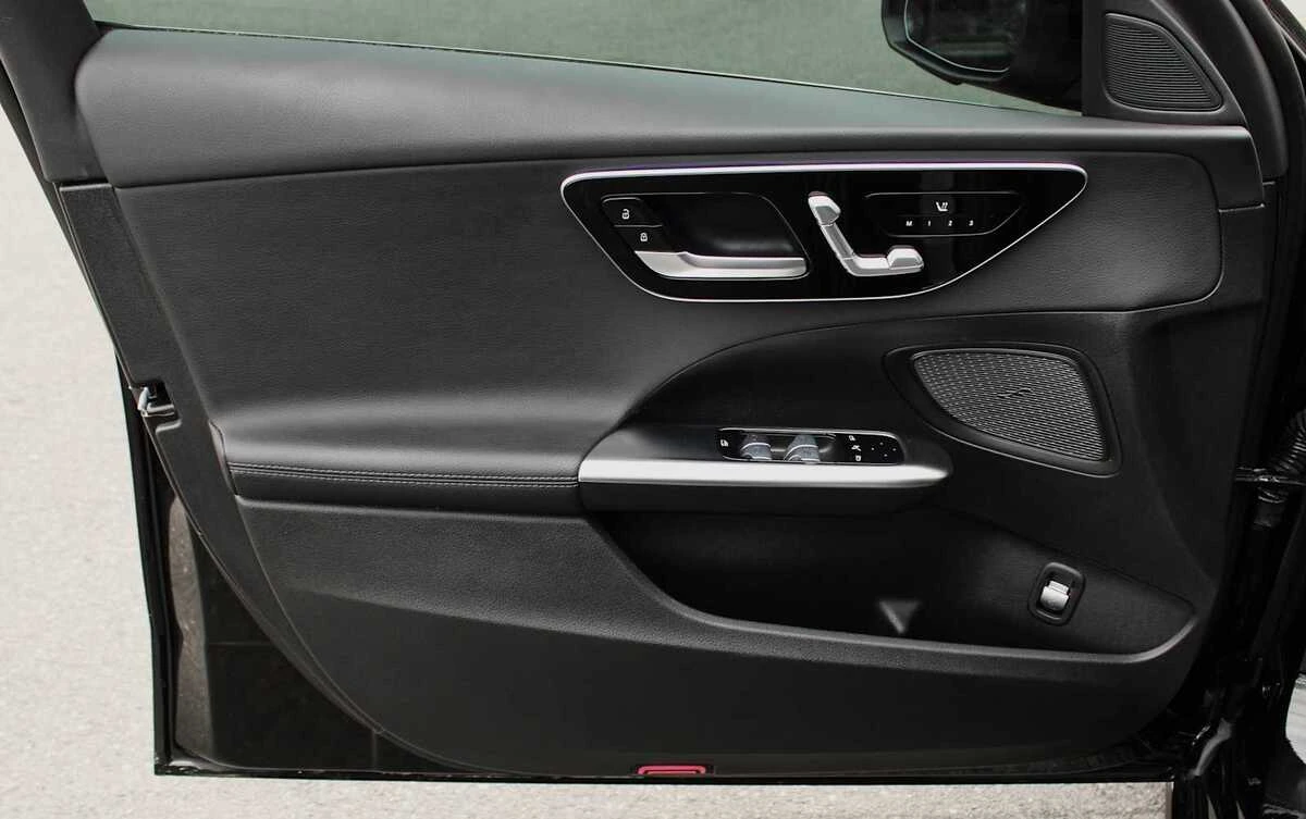 2025 Mercedes-Benz C-Class Sedan C 300 - Photo 15