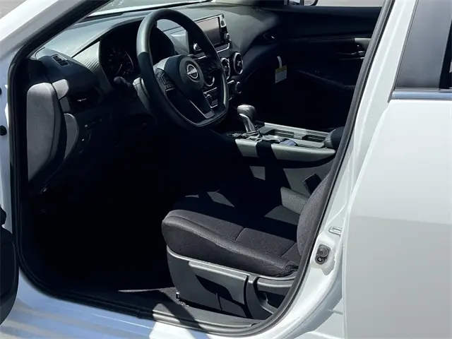 2025 Nissan Sentra S photo 8