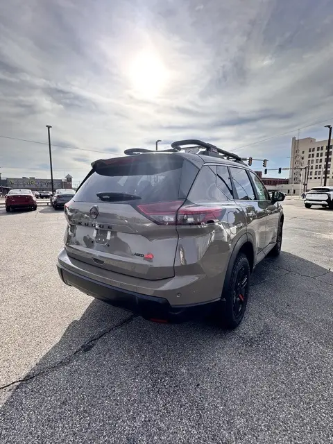 2026 Nissan Rogue SV photo 2