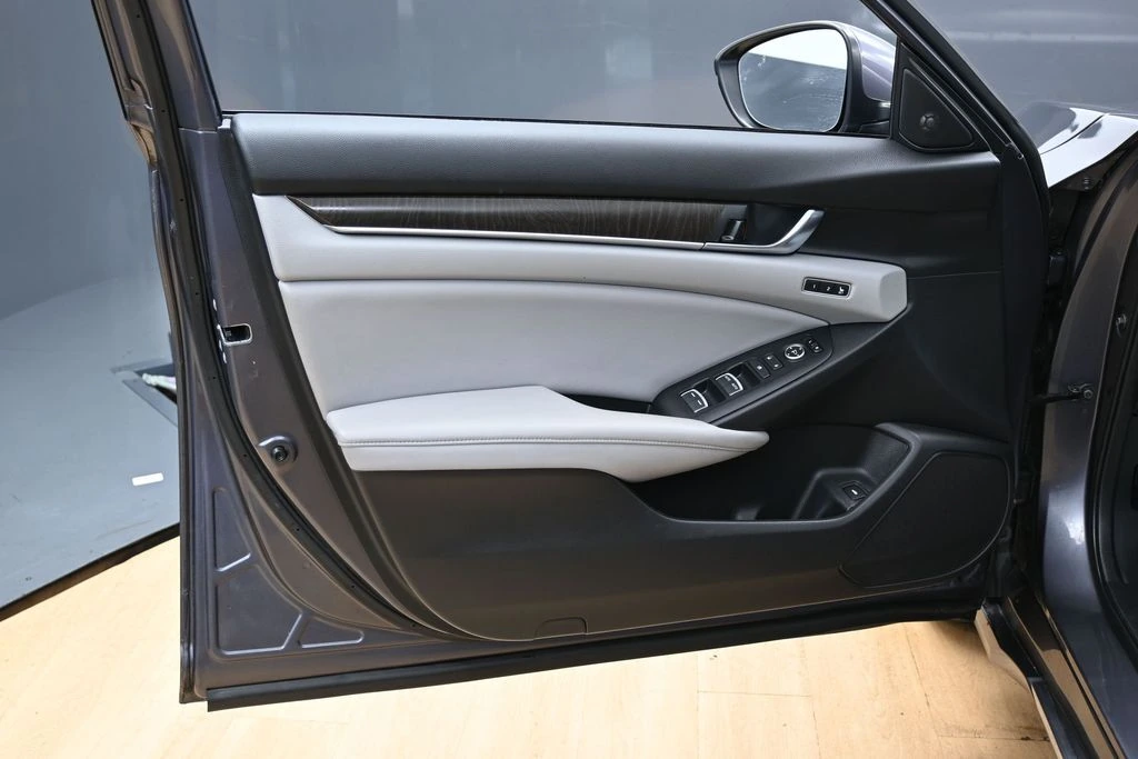 2018 Honda Accord EX-L - Photo 32