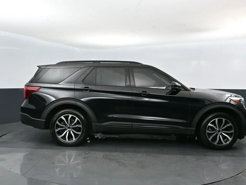 2020 Ford Explorer ST photo 3
