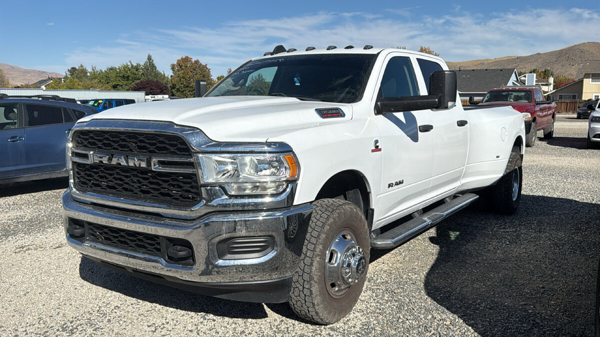 2020 Ram 3500 Tradesman 4x4 Crew Cab 8' Box