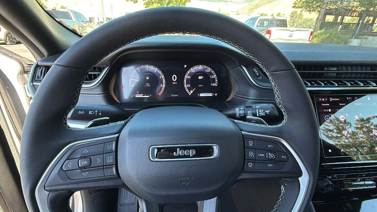 2025 Jeep Grand Cherokee Laredo - Photo 18