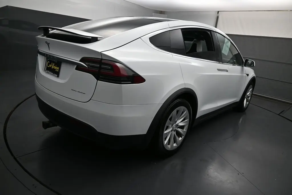 2019 Tesla Model X Long Range photo 15