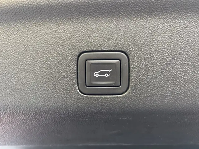 2023 Gmc Yukon XL AT4 photo 9