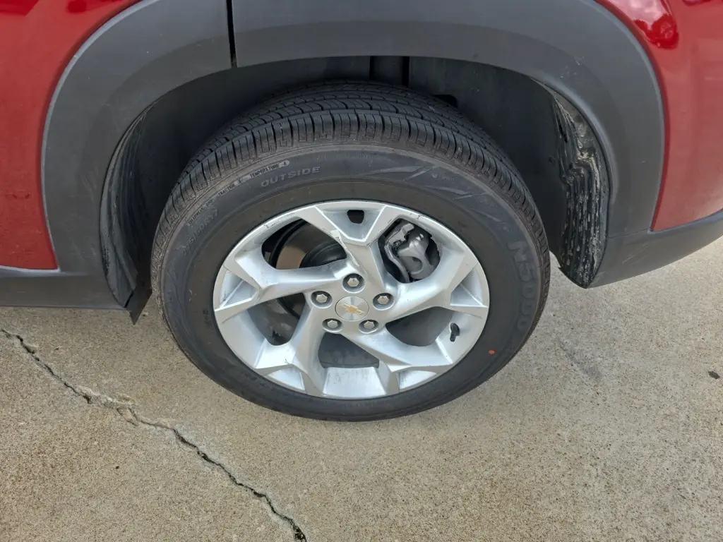 2024 Chevrolet Trax LS photo 8