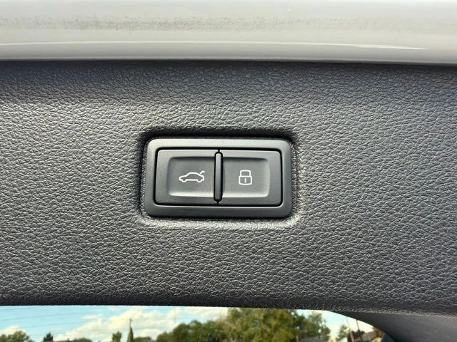 2025 Audi Q7 Premium Plus - Photo 9