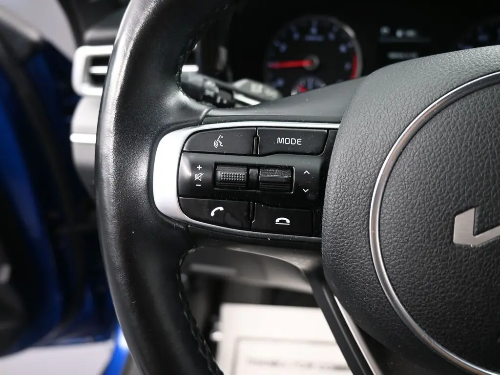 2022 Kia K5 GT-Line photo 24