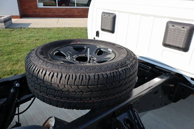 2025 RAM 3500 Chassis Tradesman - Photo 32