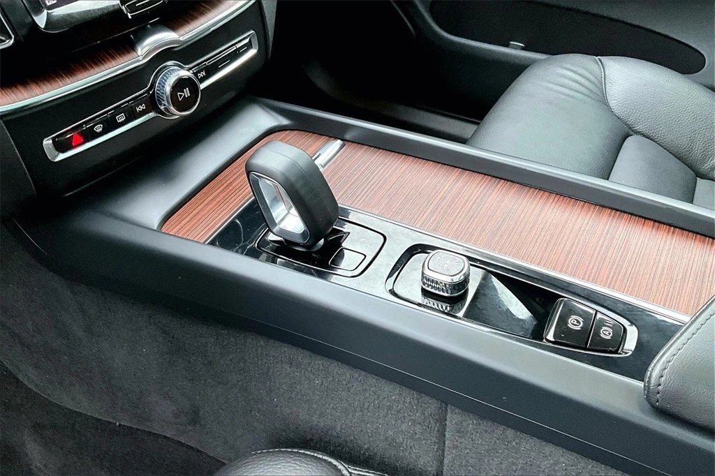 2023 Volvo - image 17