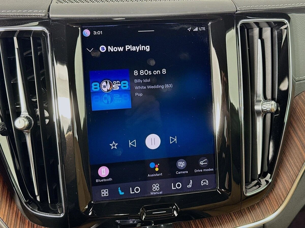 2023 Volvo - image 15