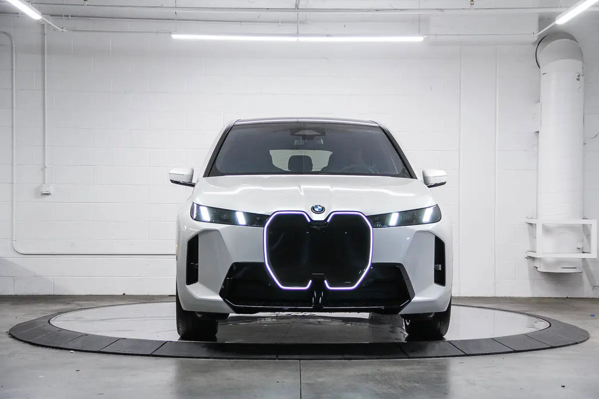 2026 Bmw iX photo 2