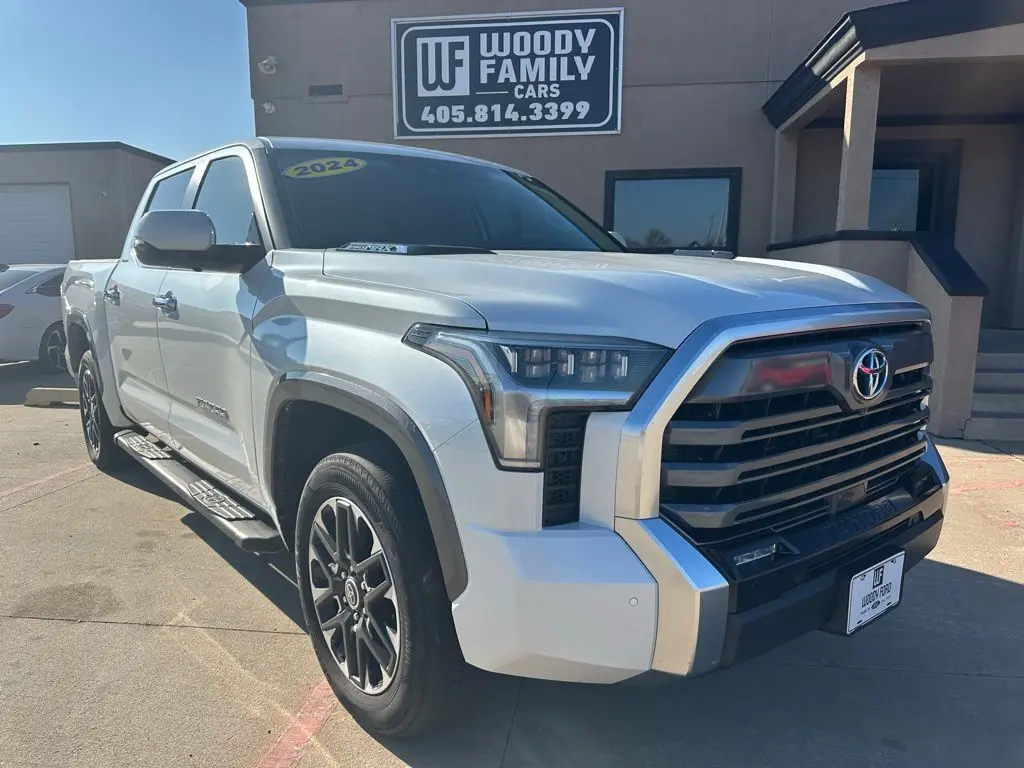2024 Toyota Tundra Limited's photo