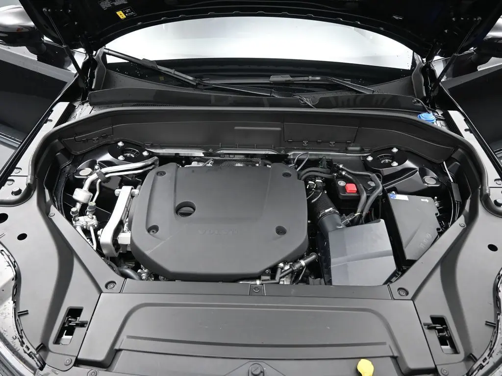 2026 Volvo - image 30