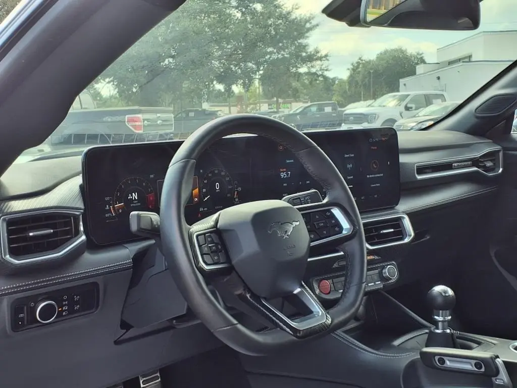 2025 Ford Mustang GT Premium photo 13