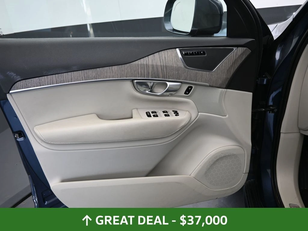 2023 Volvo - image 21