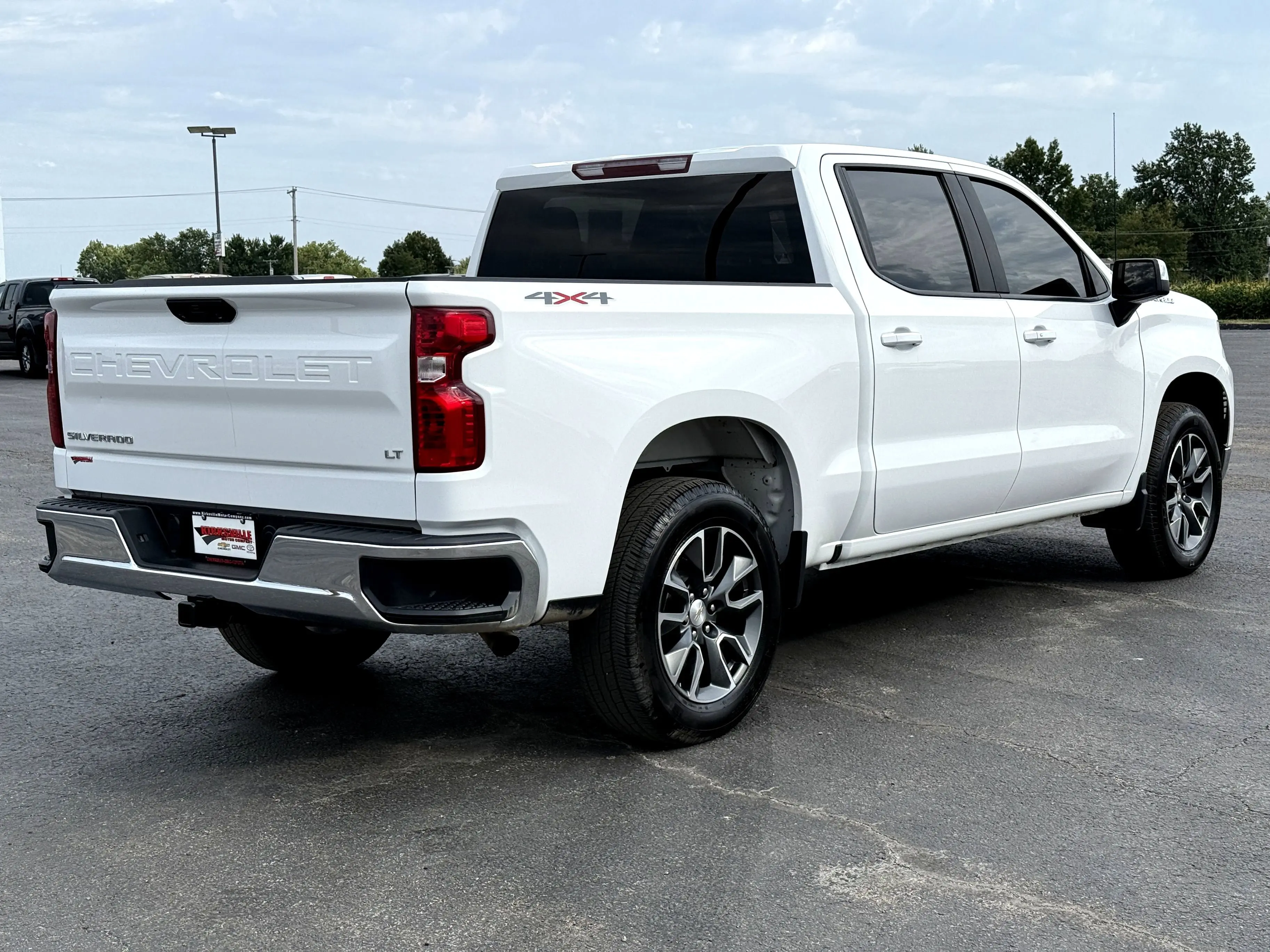 2023 Chevrolet Silverado 1500 LT photo 3