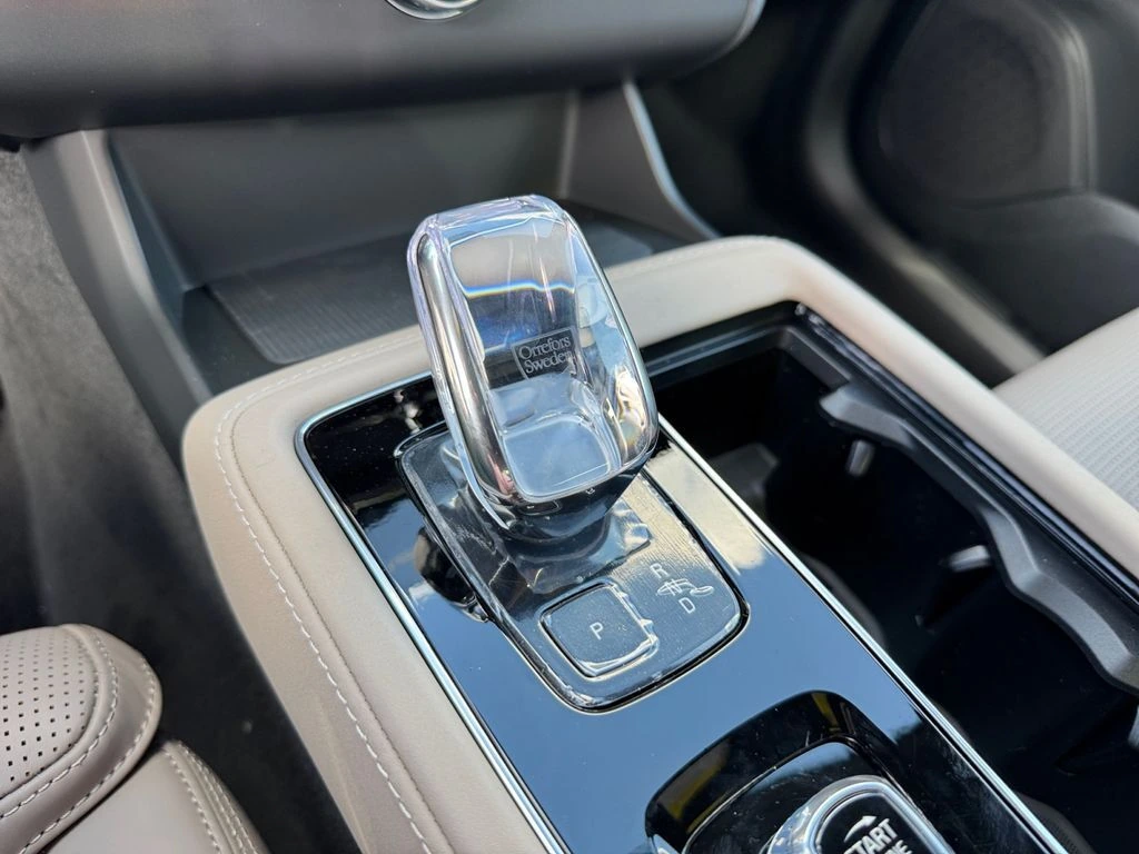 2026 Volvo - image 23
