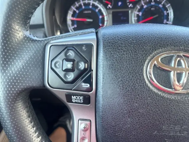 2017 Toyota 4Runner SR5 photo 21