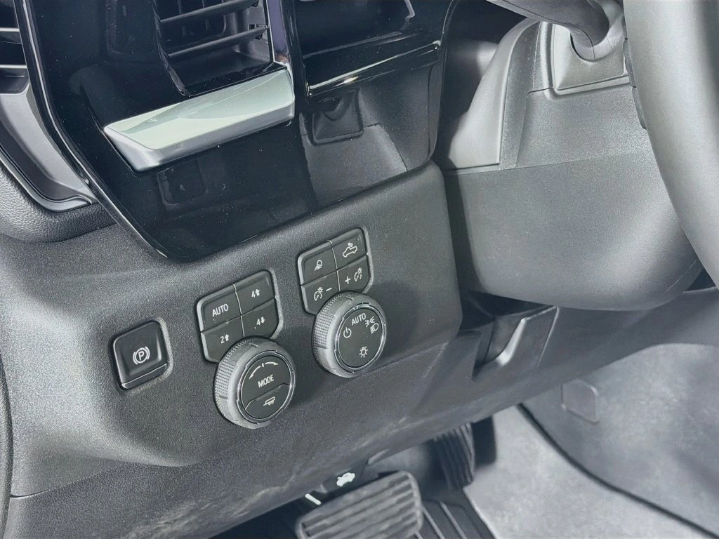 2026 Chevrolet Silverado 1500 LT - Photo 10