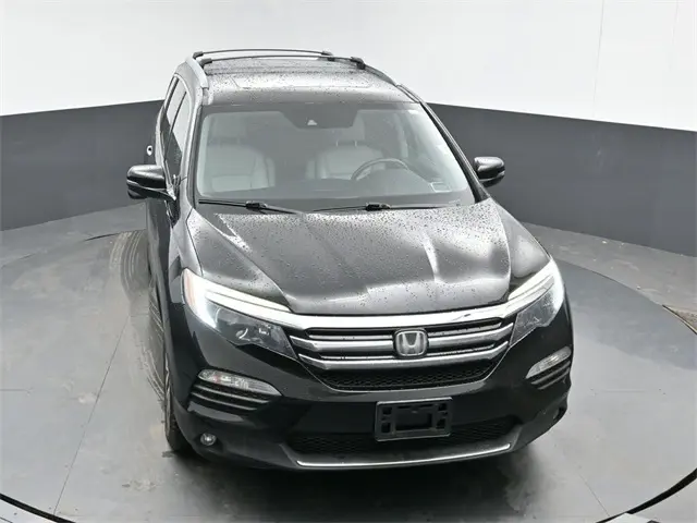 2017 Honda Pilot Touring photo 11