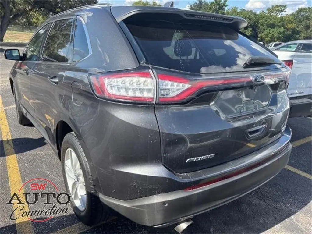 2016 Ford Edge SEL photo 4