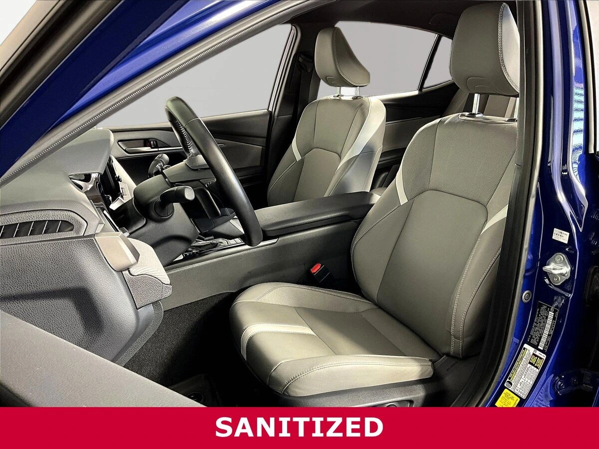 2025 Toyota Camry SE - Photo 20