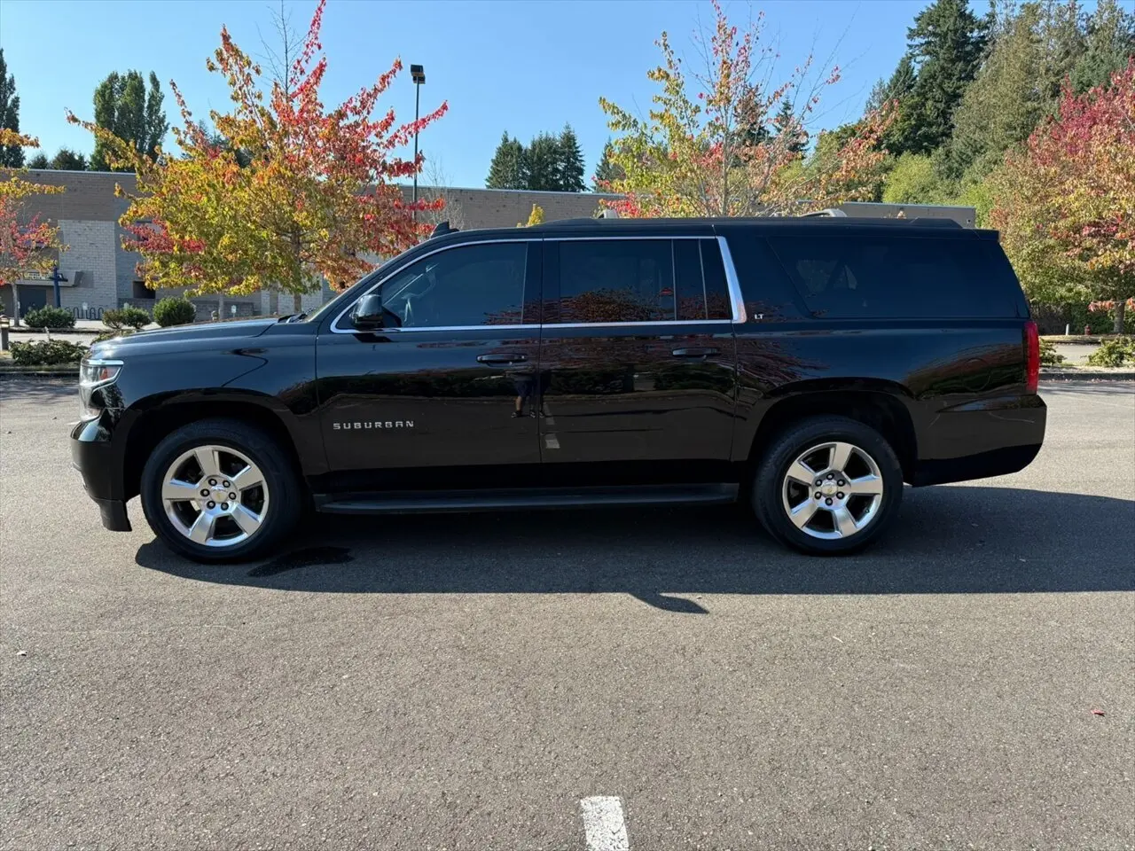 2016 Chevrolet Suburban LT photo 8