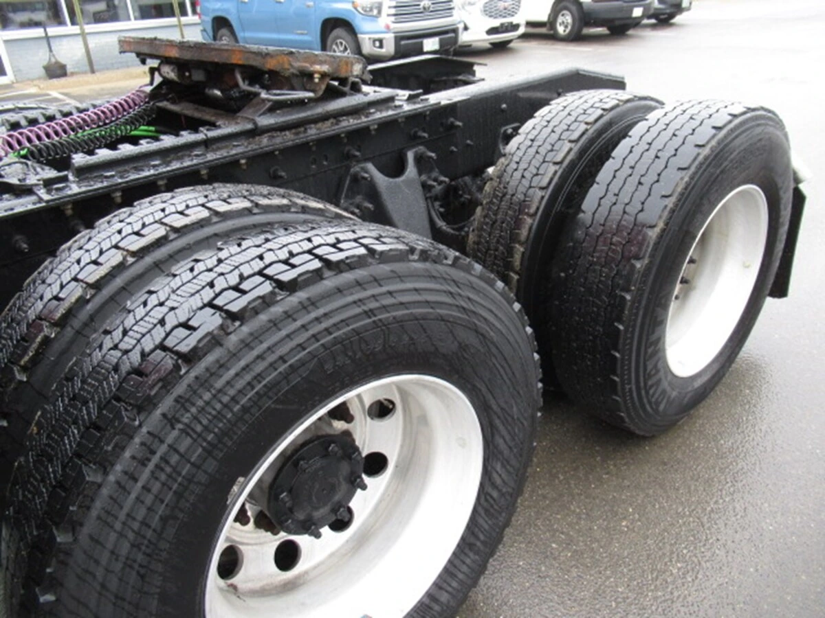 2021 International LoneStar - image 9