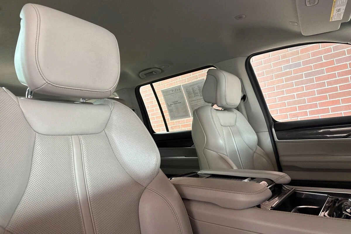 2023 Jeep Wagoneer Series I - Photo 18