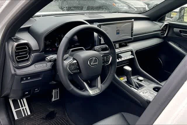 2026 Lexus IS 350 F SPORT - Photo 6