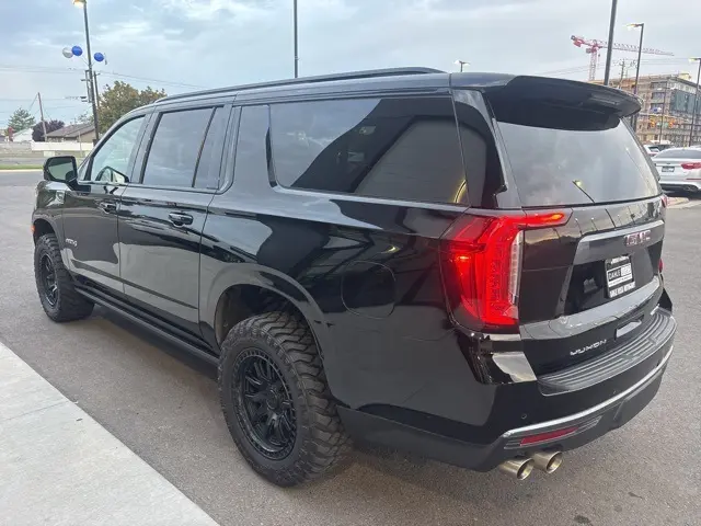 2023 Gmc Yukon XL AT4 photo 5