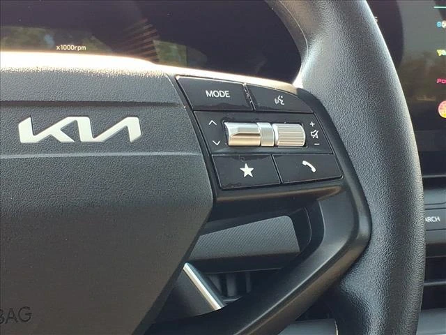2025 Kia K4 LXS - Photo 19
