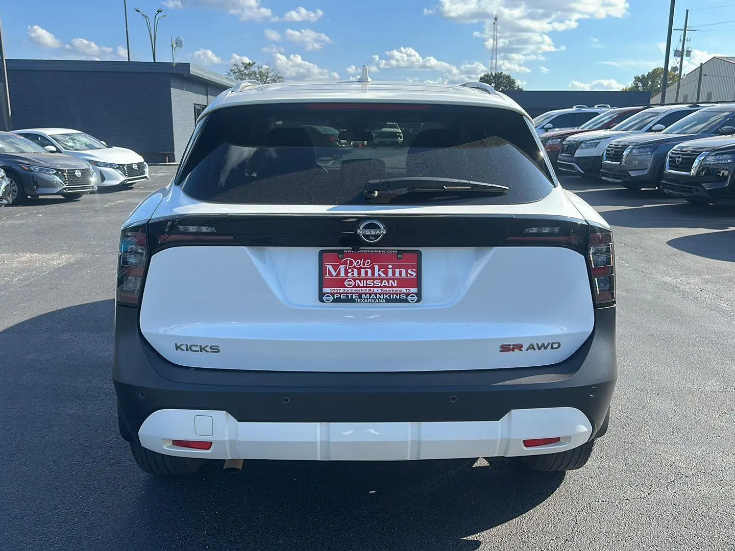 2025 Nissan Kicks SR photo 4
